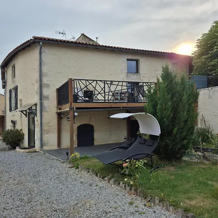 度假居 Maison En Pierres 6 A 8 Personnes Proche Du Futuroscope *