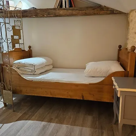 Maison En Pierres 6 A 8 Personnes Proche Du Futuroscope 度假居